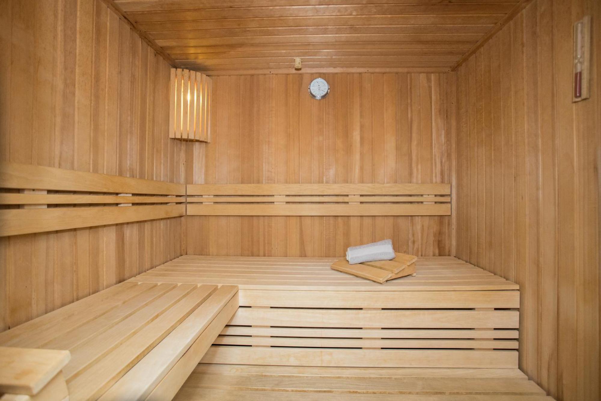 Apartment Deluxe For 5 - Sauna & Pool - Free Parking *